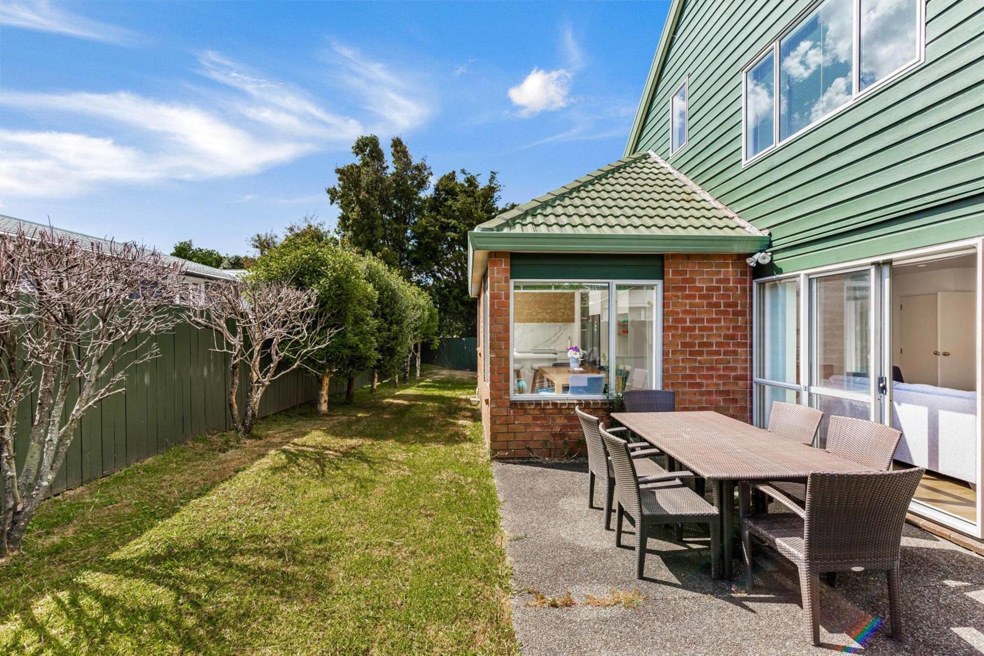 Private And Sunny 3-Bedroom Home With Parking Auckland Kültér fotó